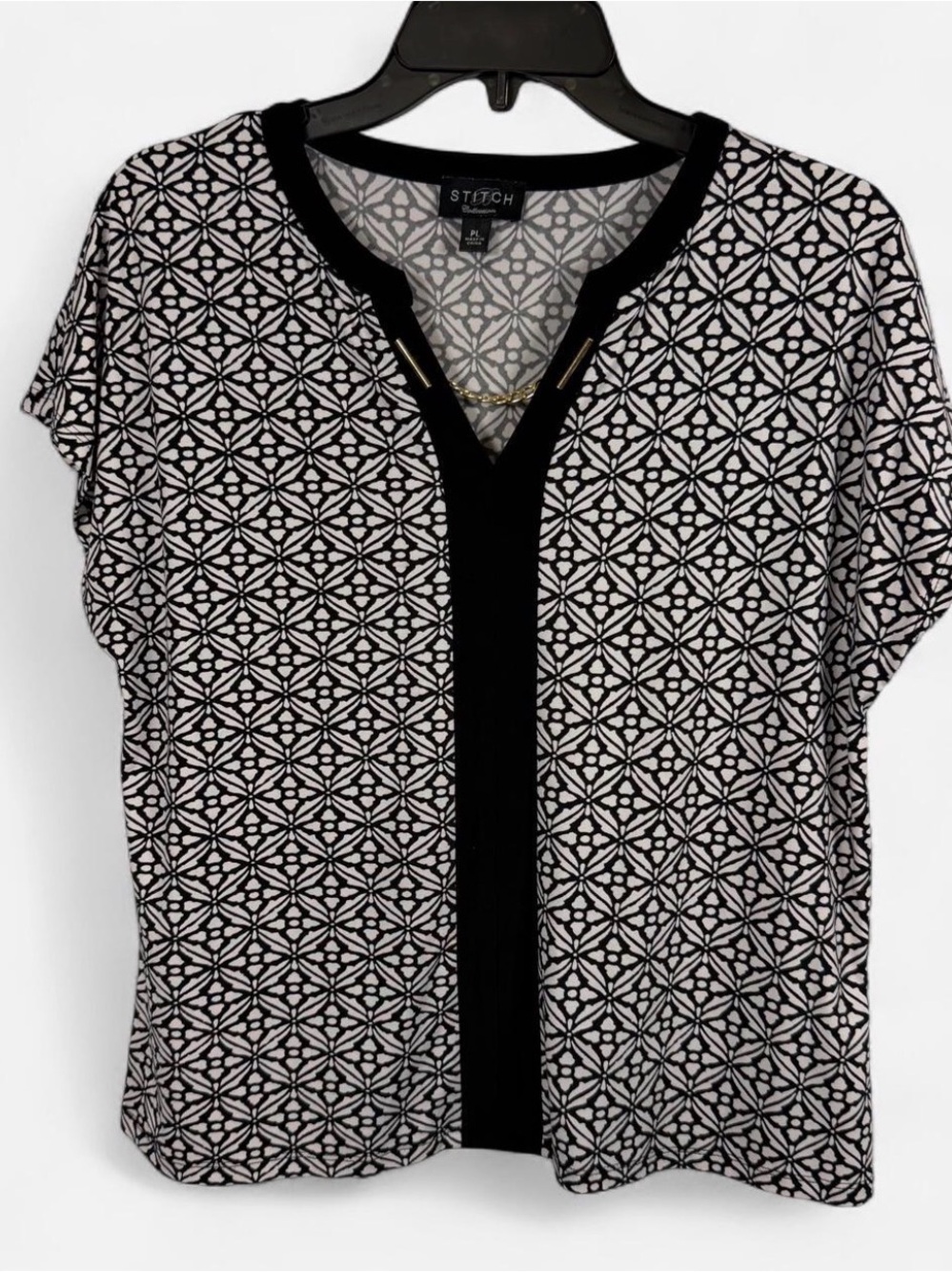 Stitch Studio Black & White Geometric V-Neck Blouse